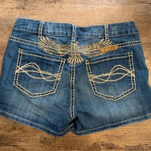 Cowgirl Tuff Shorts. Size 30